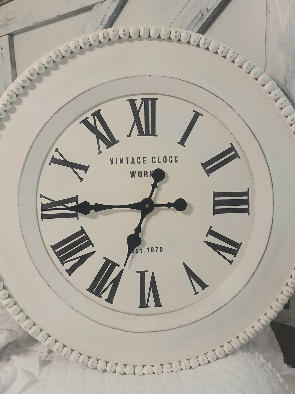 Farmhouse-style Wall Clock - Elegant Roman Numerals
